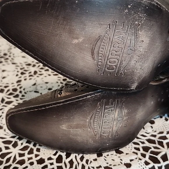 Corral Womens Black/Gray Boots Size 9 Dusky Floral Overlay Crystals & Studs - Picture 14 of 17